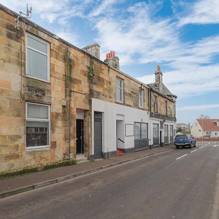 Cosy Ardrossan Apartment Luaran gambar
